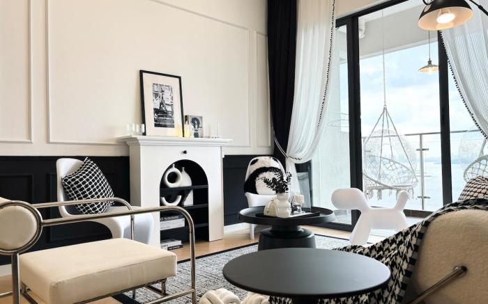Dooga Ins-Cocohouse Chanel-Themed Seaview Stay 