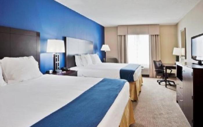 Holiday Inn Express Hotel & Suites San Antonio SE By IHG