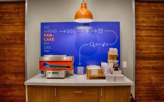 Holiday Inn Express And Suites Chicago Schaumburg By IHG