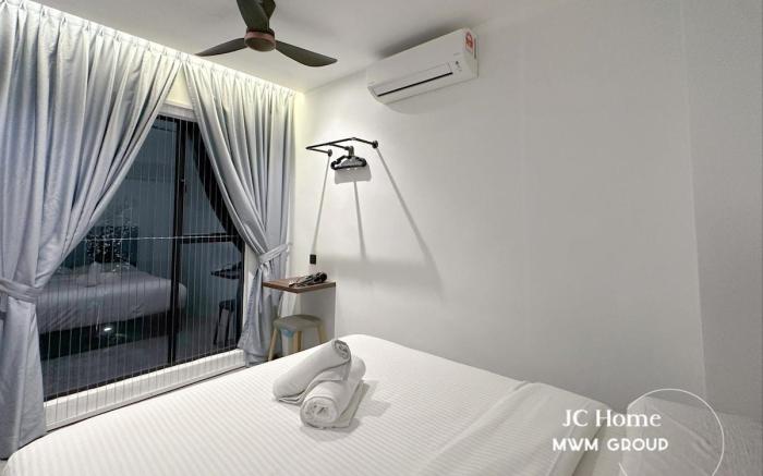 Room l 4min Walks to Pelangi Plaza 