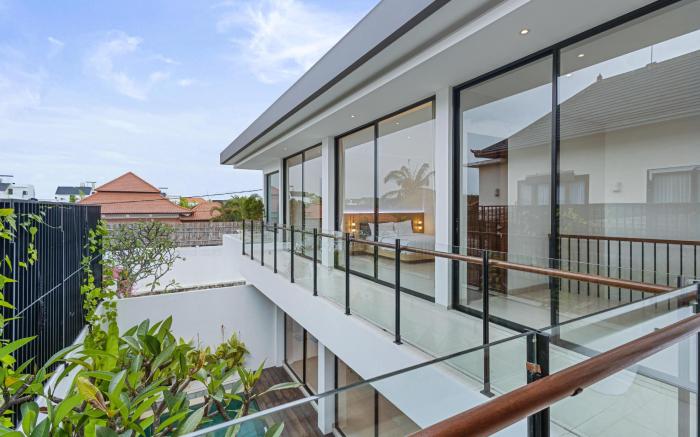 New 3 BR Luxury Villa in Umalas