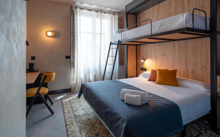 THE CENTRAL HOUSE GRANADA ELVIRA