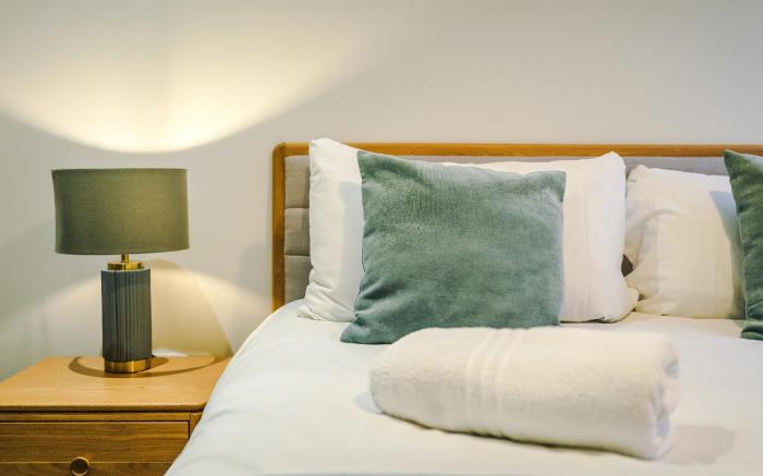 Rock Mill - Superior Apartment with Private Patio