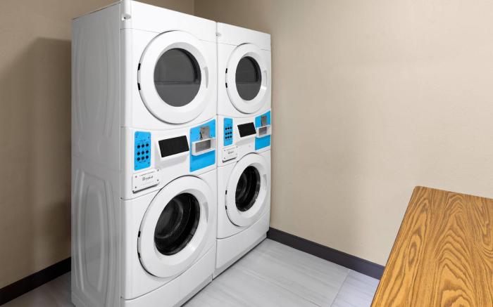 Hawthorn Extended Stay by Wyndham College Station South