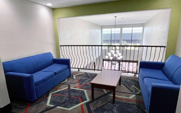Hawthorn Extended Stay by Wyndham College Station South