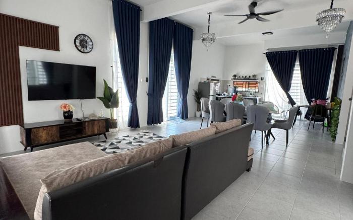 Lapang Tuju Private Pool Homestay