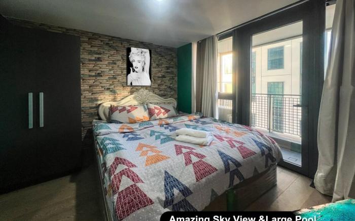 Amazing 1BR Sky View Century Spire Makati 3421
