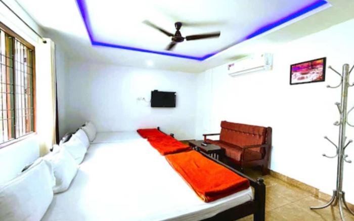 GOOD ROOMS