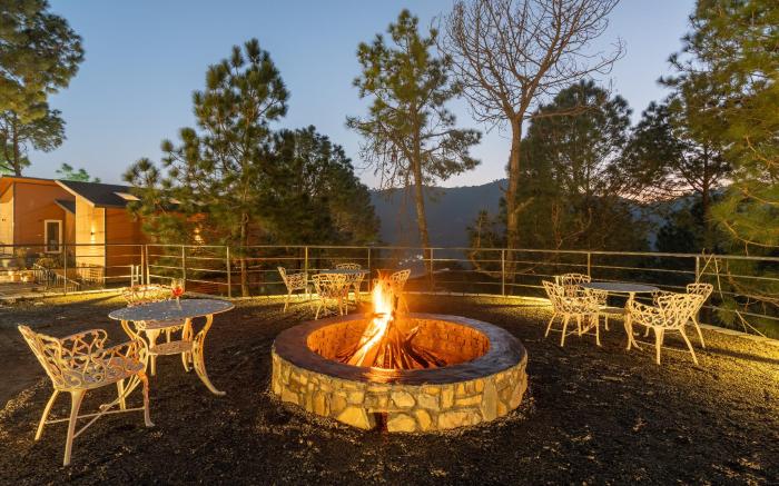 ELIVAAS Sirmour Baag Cottages with Forest View