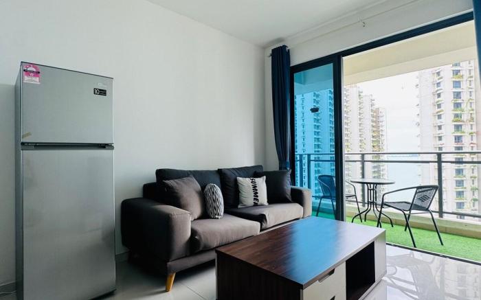 Seaview 2B1R 3pax Condo Forest City