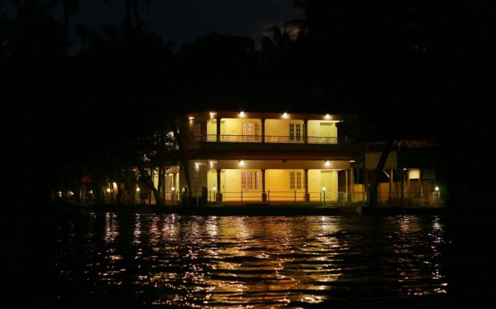 CHILANKA LAKE VIEW RESORT