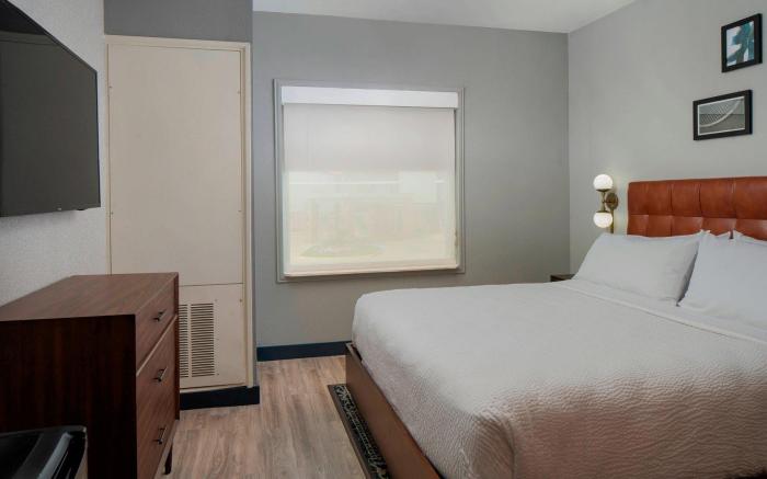 Four Points by Sheraton Dallas Arlington Entertainment District