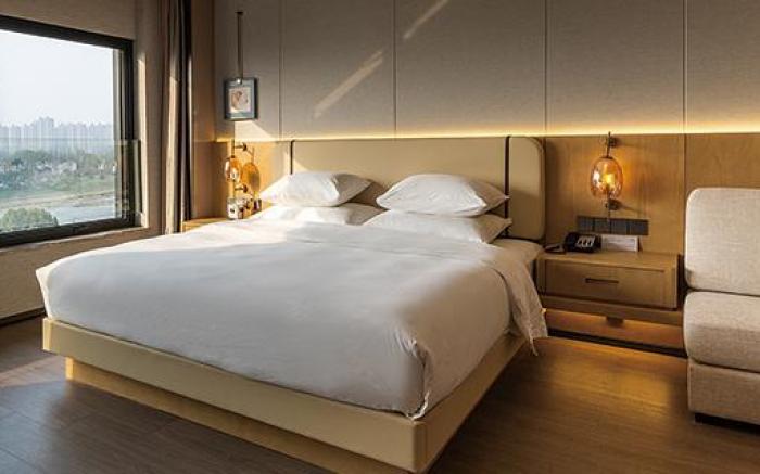 Maison New Century Hotel Lu'an