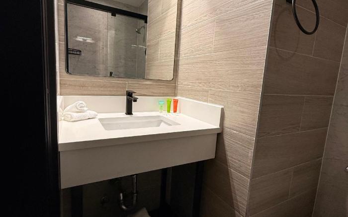BKWAY Hotel near JFK Airport