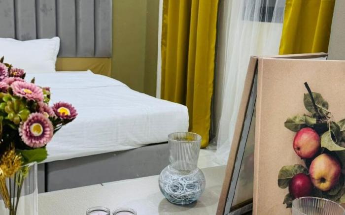 IS 6 New apartment gold style