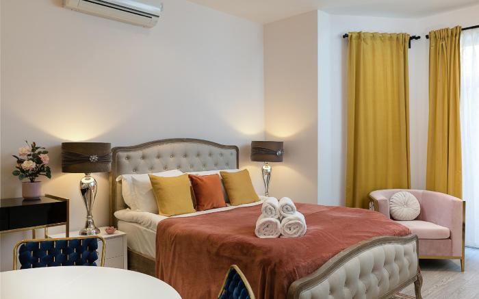 Designer 1-bedroom in Kensington