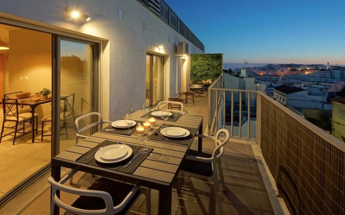 Rooftop Oldtown Residence