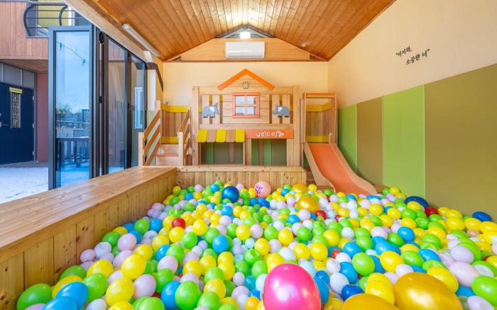 Gyeongju JamJam Kids Pool Villa Pension