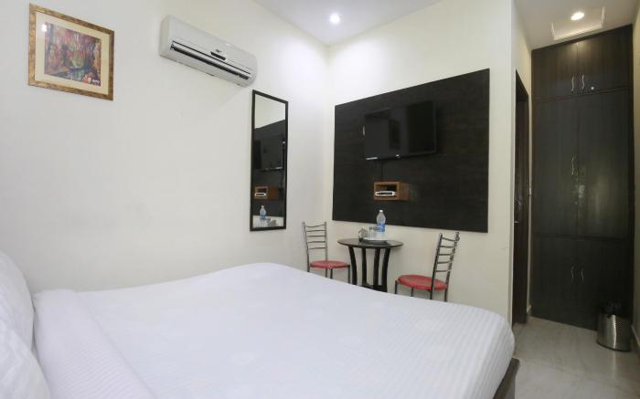 OYO 4727 Hotel Sangam Pacific