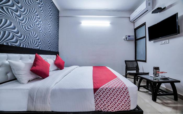 Hotel O Crown Residency
