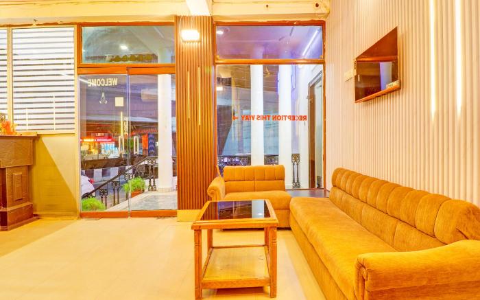Hotel O Dolphin