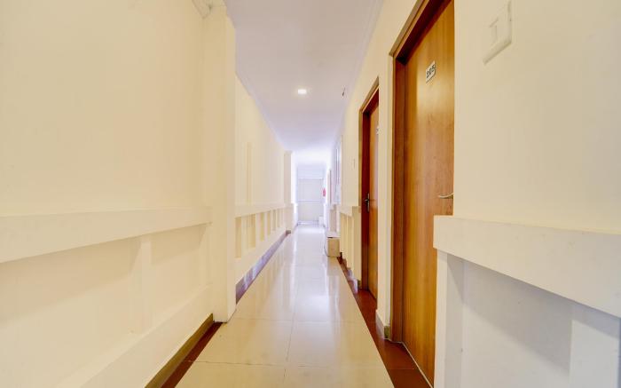 Super Townhouse Deshabhimani Road Kaloor Kochi