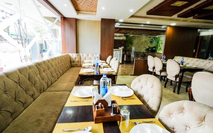 Hotel Olive Greens Near Jaipur International Airport