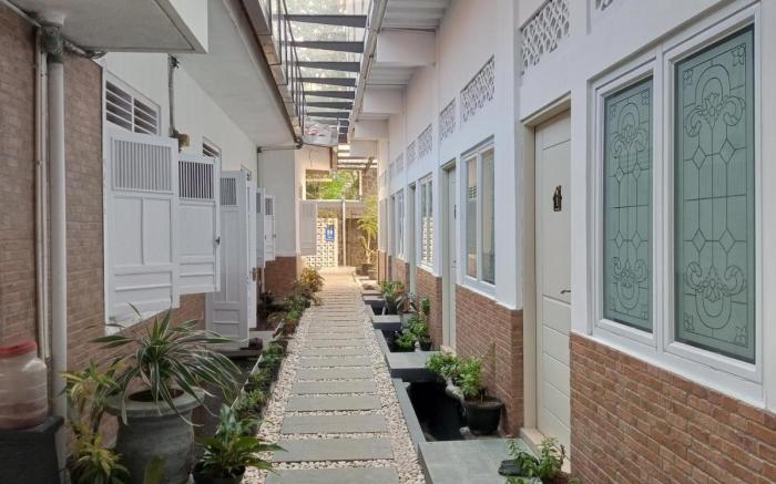 Bu Sepuh GuestHouse