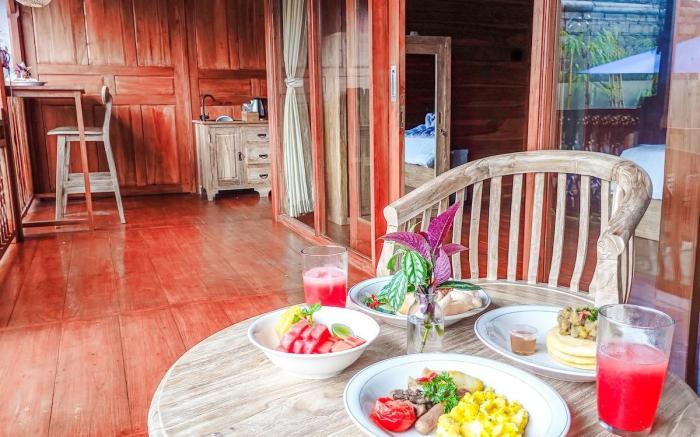 New Open Romantic Free Floating Breakfast 2