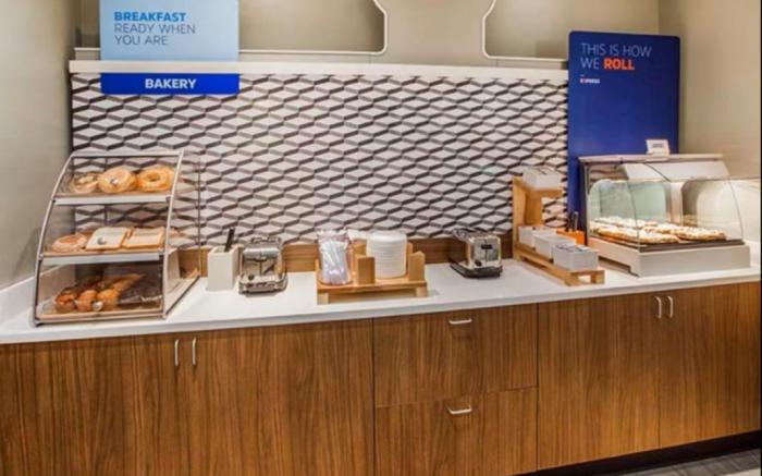 Holiday Inn Express And Suites Charlotte Airport Area By IHG