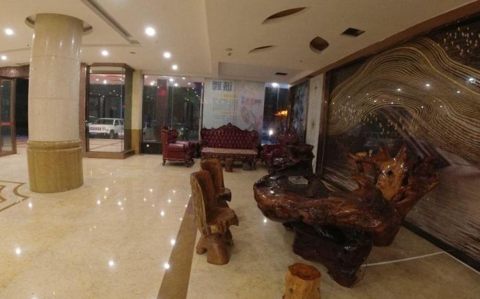 Guangzhou Prince Hotel (Huadu Shiling Leather City Store)