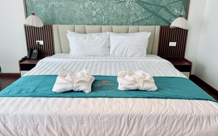 Sunrise Mountain View Resort