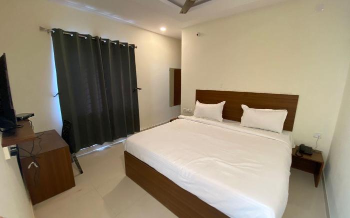 Super Townhouse Kokapet Near GAR