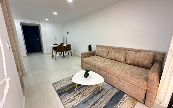Hito101-Amplio Apartaestudio en Av 19  con balcon