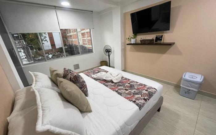 H103-Apartaestudio cómodo en la Castellana