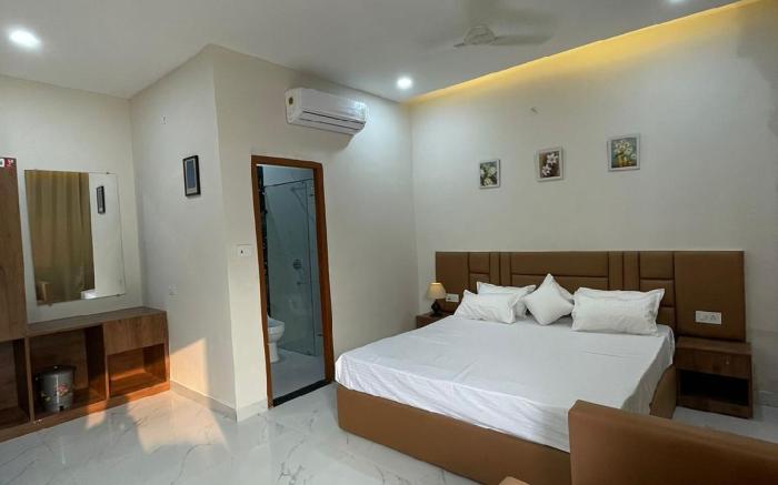 JJ Lawns And Resort