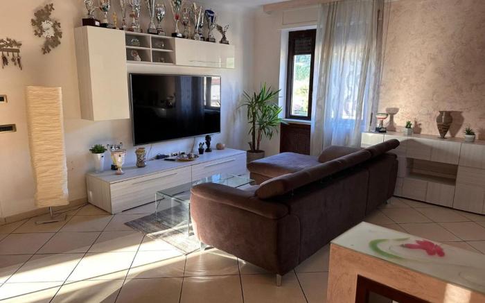 Cozy apartment Napoli with kitchen and terrace