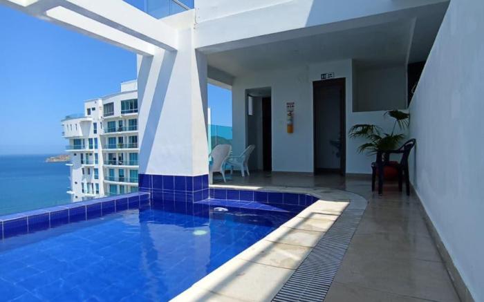 Comfort 1 block from the beach