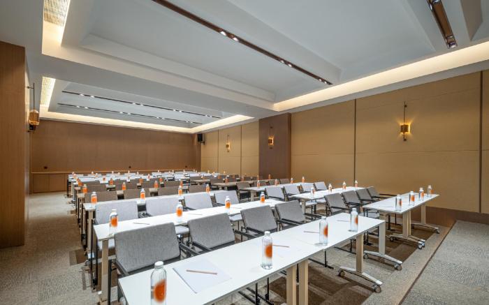 Atour Hotel Qingdao West Coast Petroleum University