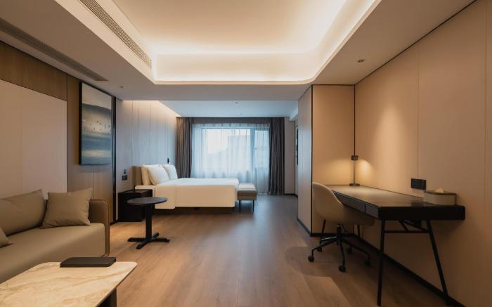 Atour Hotel Qingdao May Fourth Square City Government