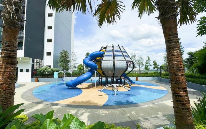 Gamuda Cove Jungle view Splash Mania Air-Con Suite
