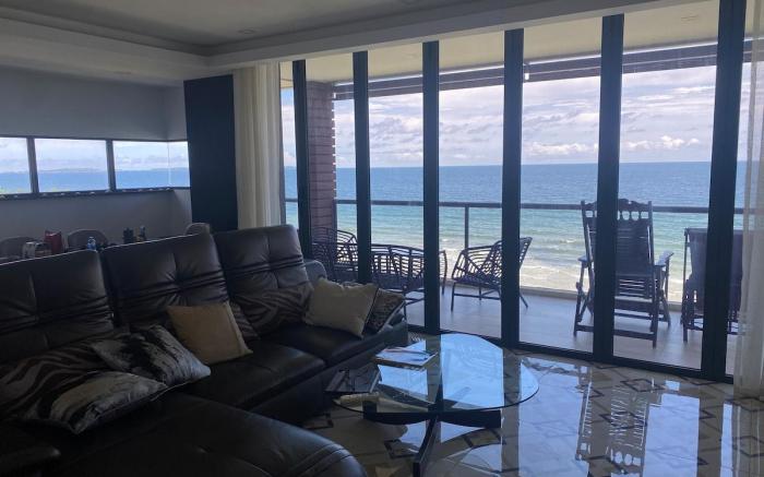 Panorama Seaview Suite (Escape Front)