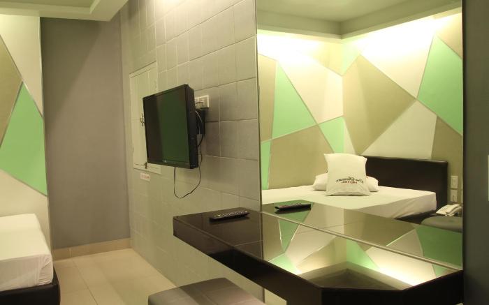 One Serenata Hotel General Trias