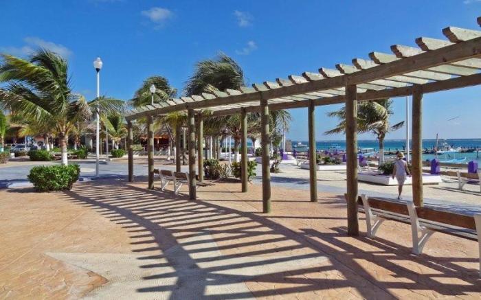 Hacienda Morelos Beachfront Hotel