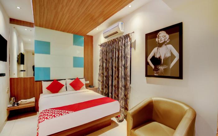 OYO 14796 Hiland Suites