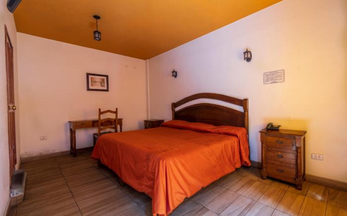 Mesón Real Hotel & Suites