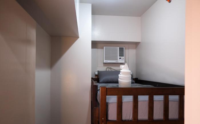 Cozy 2BR Condo w/ Parking | Walk to St. Lukes