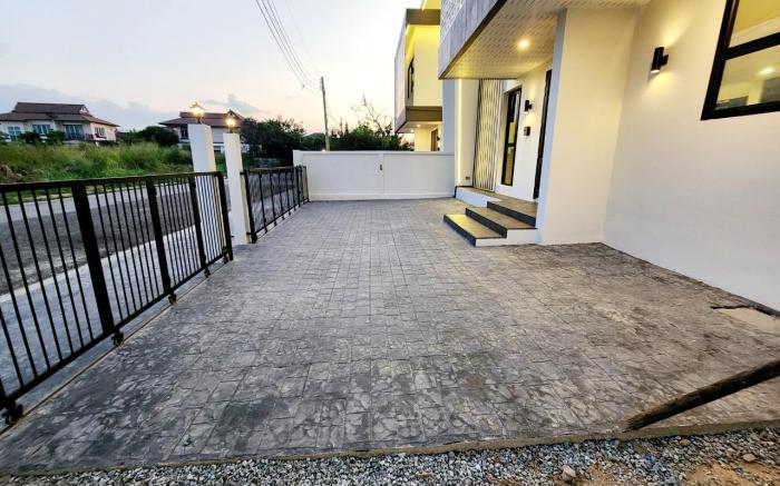 HS2 Hidden Space Pool Villa - Bang Saen
