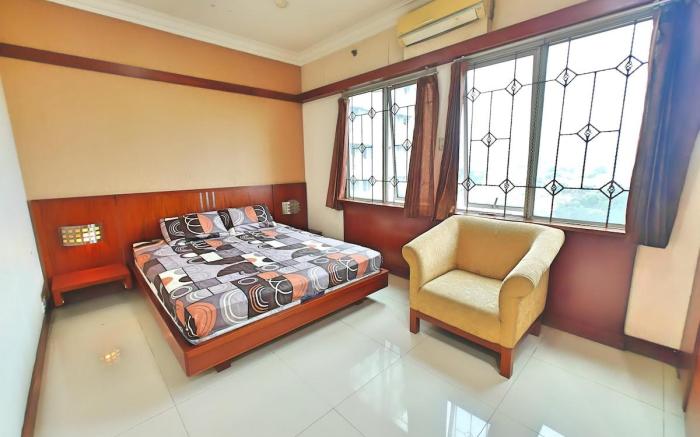 Large 3BR Cieumbuluit Apt Near PVJ & Ciwalk