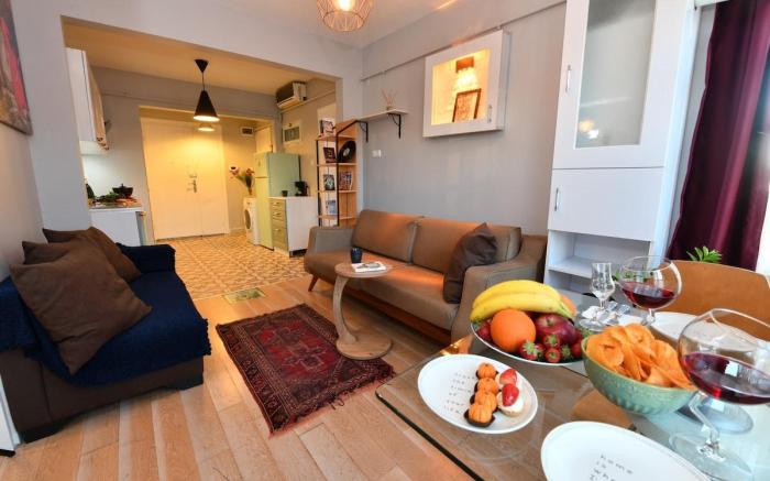 Cozy Heart Of Taksim 2BR ApartmentYour Urban Oasis
